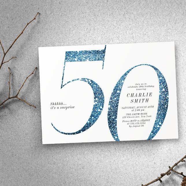 Moderne minimalistische Imitate Blau Glitzer 50. G Einladung (Modern minimalist faux blue glitter 50th birthday invitation)
