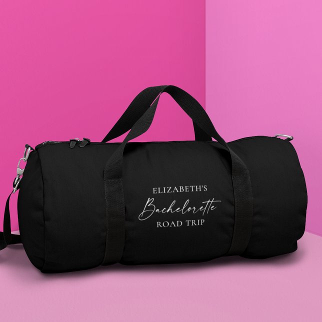 Moderne Minimalistische Kalligraphie Bachelorette Duffle Bag (Edit to Customize text, colors and more.)