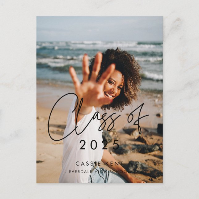 Moderne minimalistische Klasse 2025 Abschluss Foto Postkarte (Vorderseite)