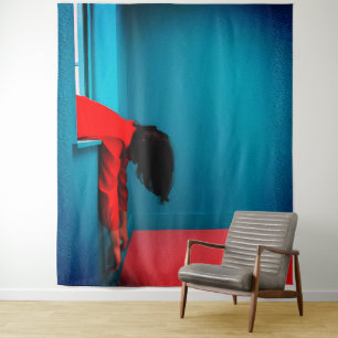 Moderne Minimalistische Konzeptuelle Frau in Rot Wandteppich