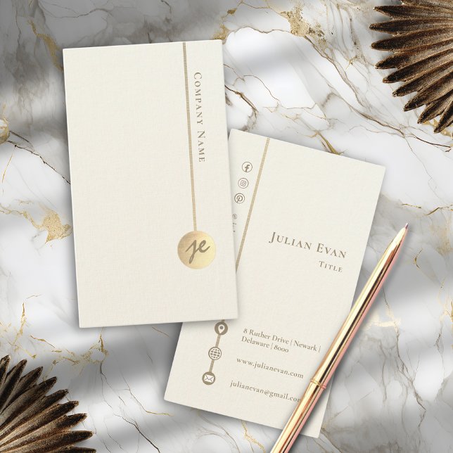 Moderne Minimalistische Monogram Imitate Leinenwei Visitenkarte (Modern Minimalist Monogram Faux Linen White & Gold Business Card)