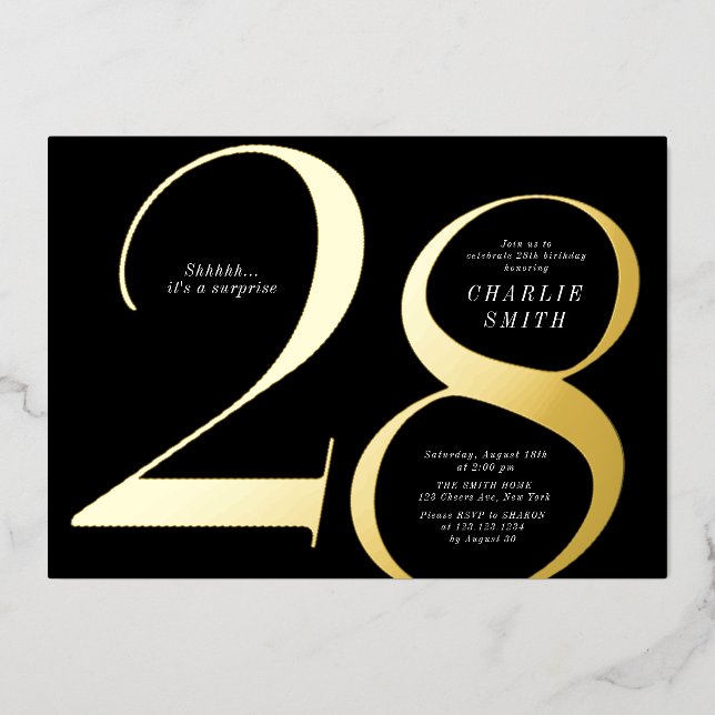 Moderne minimalistische Schwarz und Gold 28. Gebur Folieneinladung (Vorderseite)