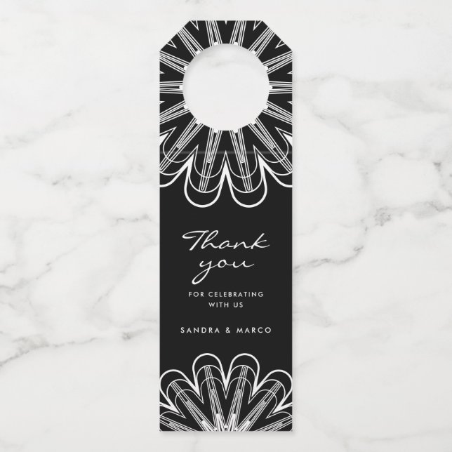 Moderne minimalistische Schwarz-Weiß-Blumen Flaschenanhänger (Vorderseite)