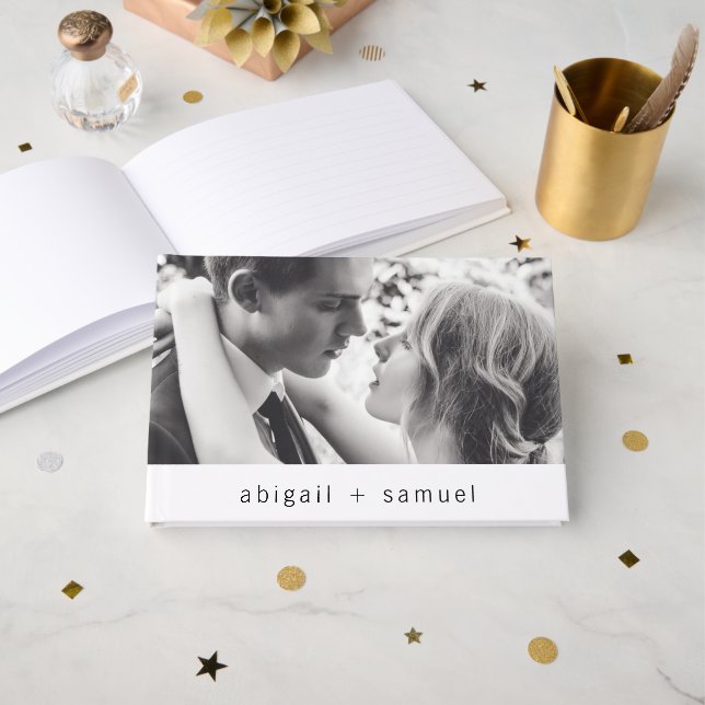 Moderne Minimalistische Schwarz-Weiß-Foto-Hochzeit Gästebuch (Vorderseite Offen)