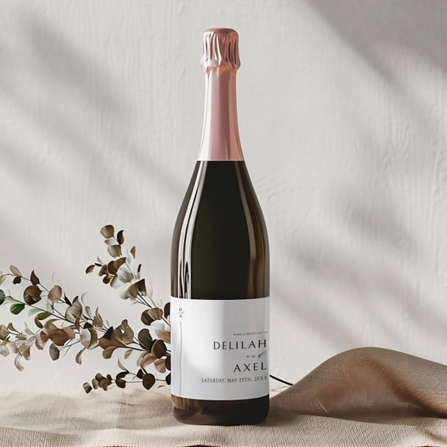 Moderne Minimalistische Schwarz-Weiß-Hochzeit Alkoholflaschenetikett (Von Creator hochgeladen)