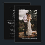 Moderne Minimalistische Schwarze Hochzeit des vert Einladung<br><div class="desc">Diese schöne klassische Schwarze Hochzeit Einladung ist modern, minimalistisch und einfach. Es zeichnet sich durch ein vertikales oder portraitorientiertes Design aus, mit Ihrem Foto auf der Vorderseite umgeben von der Beschriftung "To Be Wed" und Ihren Namen. Der Rücken hat die gesamte Standardformulierung der Hochzeitseinladung und einen optionalen Platz für Ihre...</div>