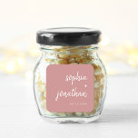 Moderne Minimalistische Script-Dusty-Rose | Hochze Quadratischer Aufkleber<br><div class="desc">Diese eleganten,  minimalistischen Hochzeitsaufkleber sind mit weißer,  moderner Schriftzeichen-Typografie und einem sauberen,  serifenlosen Text auf einem staubigen Hintergrund der Rose für ein schlichtes und stilvolles Design,  das Sie in Liebe setzen werden.</div>