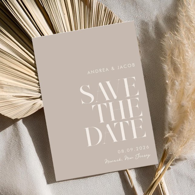 Moderne Minimalistische Taupe Beige Chic Wedding Save The Date (Von Creator hochgeladen)