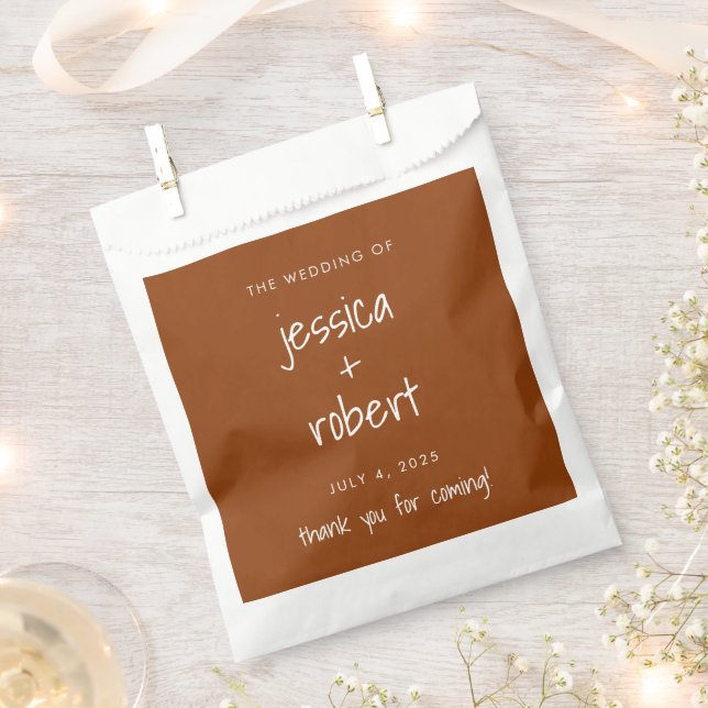 Moderne Minimalistische Terracotta Wedding Geschenktütchen (Ausgeschnitten)