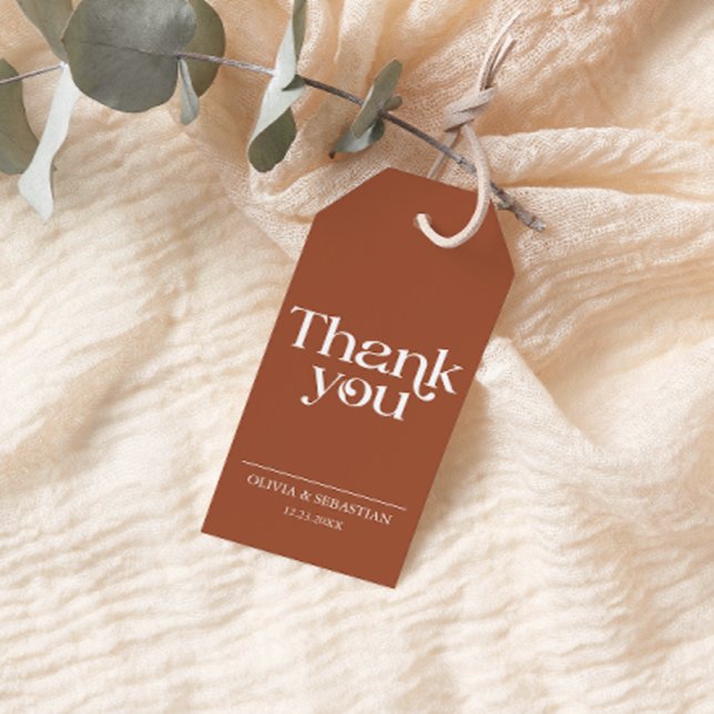 Moderne Minimalistische Typografie Terracotta Wedd Geschenkanhänger (Von Creator hochgeladen)