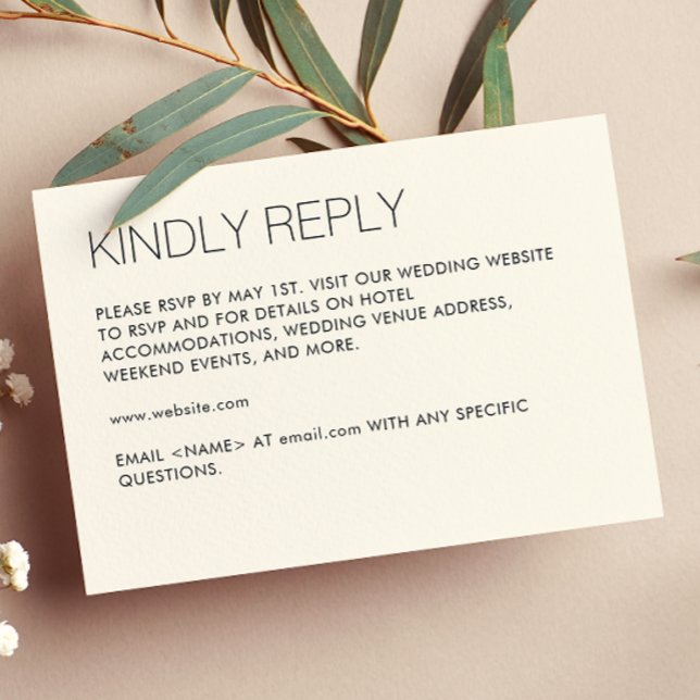 Moderne Minimalistische weiße Hochzeit RSVP Karte (Von Creator hochgeladen)