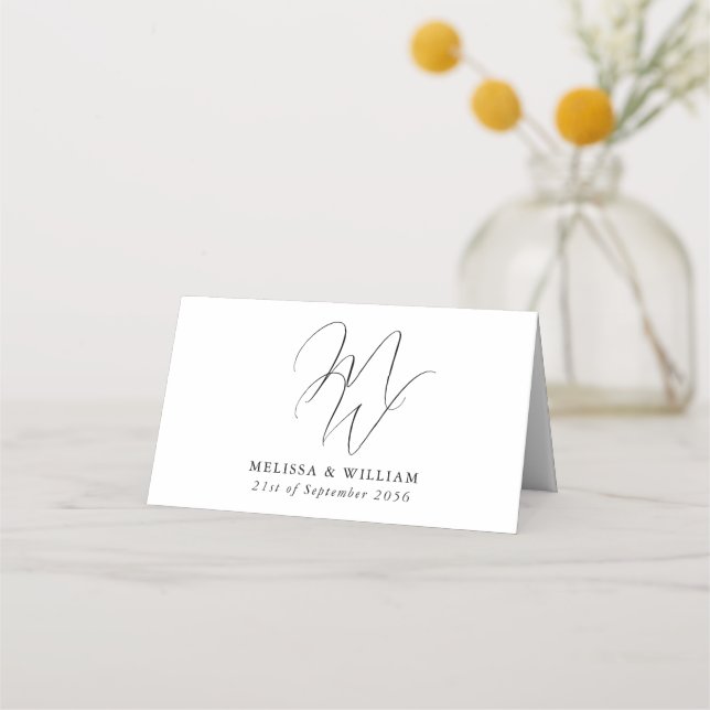 Moderne Monogram Black & White Wedding Platzkarte (Vorderseite)