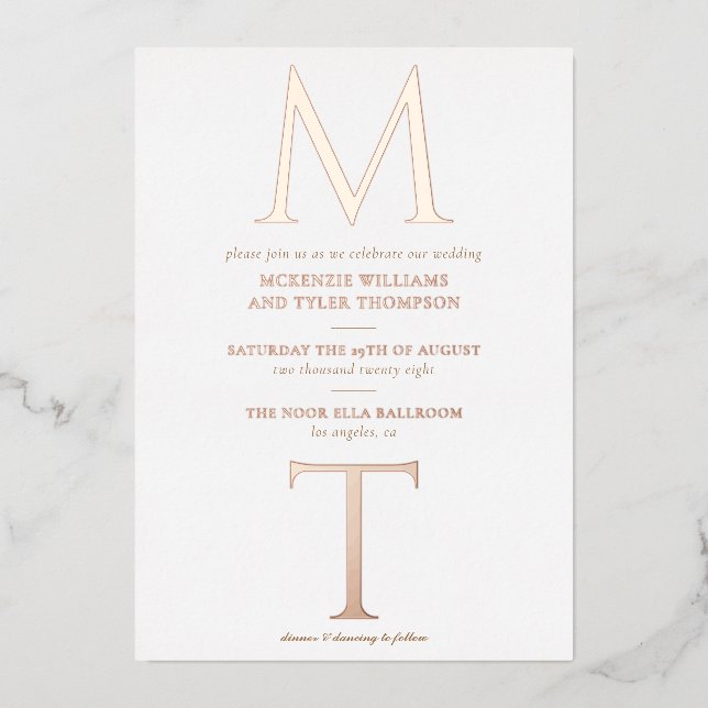Moderne Monogram Bold Rose Gold Folieneinladung (Vorderseite)