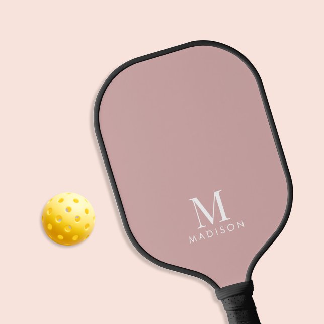 Moderne Monogram Name Dusty Rose Pickleball Schläger (Von Creator hochgeladen)
