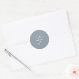 Moderne Monogram Simple Script Dusty Blue Wedding Runder Aufkleber