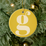 Moderne Monogramm Anfangsbuchstabe Pastellgelbe Cr Keramik Ornament<br><div class="desc">Niedliches modernes Monogramm mit dem ersten Buchstaben Ihrer Wahl,  in Gelb und Creme.</div>