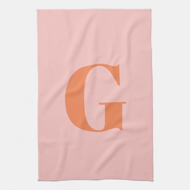Moderne Monogramm Erstpastel Rosa und Orange  Geschirrtuch (Vertikal)