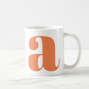 Moderne Monogramm-Initiale in Orange Kaffeetasse