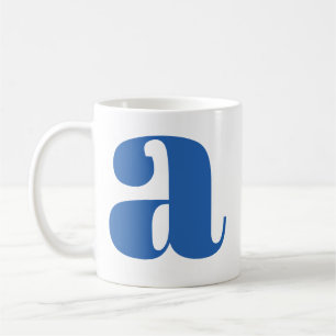 Moderne Monogramm-Initiale in Periwinkle Kaffeetasse