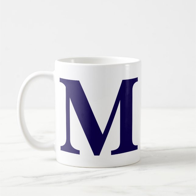 Moderne Monogramm-Initiale Moderne Blaue Kaffeetas Kaffeetasse (Links)