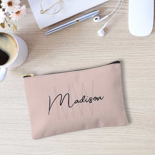 Moderne Monogramm-Name-Script Rosa Zubehörtasche (Modern Monogram Name Script Blush Pink Accessory Pouch)