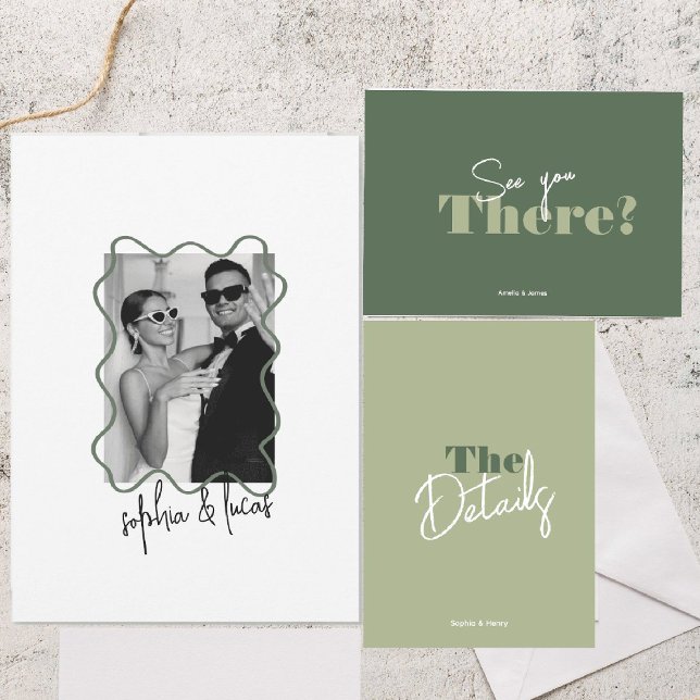 moderne, mutige Minimal-Salbei-Wavy-Hochzeit Einladung (Von Creator hochgeladen)