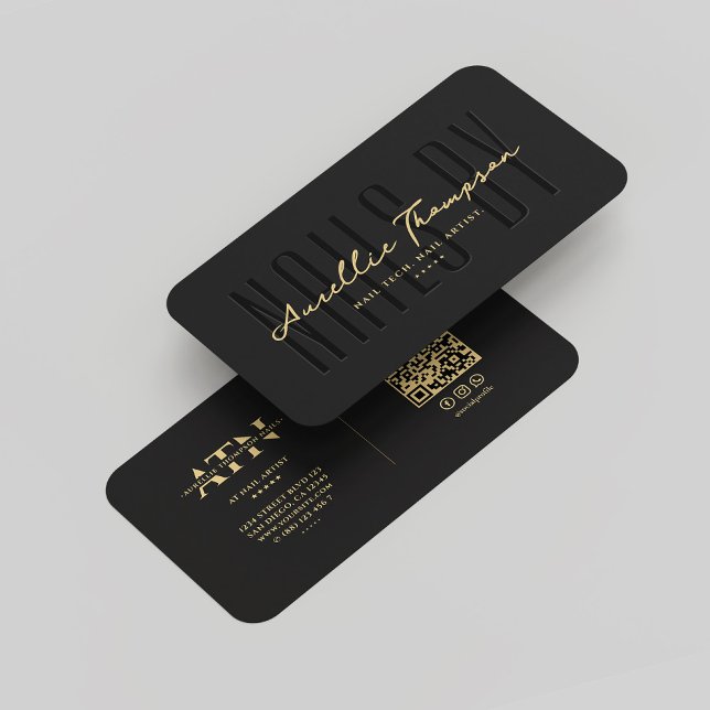 Moderne Nail Tech Manicurist Monogram EleganBlack Visitenkarte (Modern Nail Tech Manicurist  Nail Artist Monogram Elegant Black Gold Business Card
)