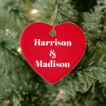 Moderne Namen von roten Herzkameraden niedlich Keramik Ornament<br><div class="desc">Modernes rotes Herz personalisierte,  individuelle Paare Namen Typografie elegante niedliche Keramik Ornament. Benutzerdefinierter weißer Text,  roter schlichter Hintergrund. Erhältlich in verschiedenen Formen und Materialien. Großer Valentinstag,  Jubiläum,  Freund,  Freundin,  Freunde,  Weihnachts-Sake-Geschenk. Karo der Erholung der Auflistung für die Abstimmung der Elemente.</div>