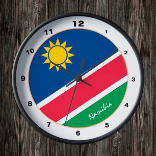 Moderne namibische Flagge, trendige Zuhause / Desi Runde Wanduhr