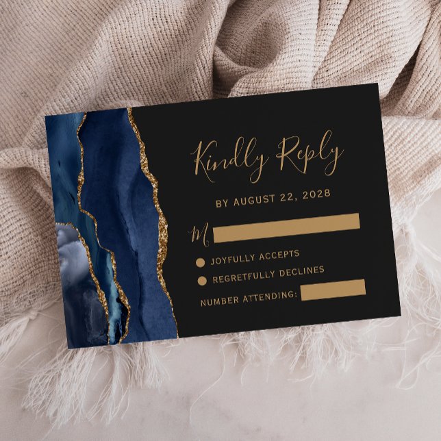 Moderne Navy Blue Gold Agate Dark Wedding RSVP Car (Von Creator hochgeladen)