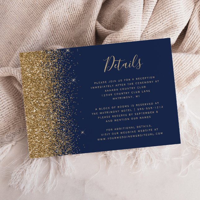 Moderne Navy Blue Gold Glitzer Edge Wedding Detail Begleitkarte (Von Creator hochgeladen)
