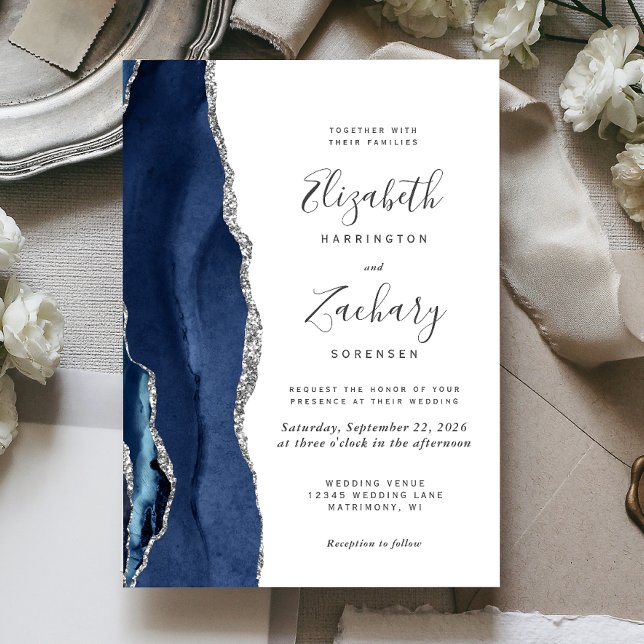 Moderne Navy Blue Silver Agate Hochzeit Einladung (The perfect choice for a navy blue and silver themed wedding.)