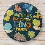 Moderne Niedliche Dino Dinosaur Kid's Geburtstagsp Button<br><div class="desc">Besteht aus lustigen Sans Serif handgeschriebene Typografie; Niedliche T-REX Dinosaurier im Hintergrund. Entworfen von Select Party Supplies,  exklusiv für Zazzle. Abrufbar unter: http://www.zazzle.com/store/selectpartysupplies</div>