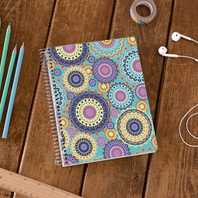 Moderne, Niedliche, trendige, farbenfrohe Musterkl Notizblock (Colorful mandala geometric spiral notebook with vibrant teal, purple, and boho medallion design.)