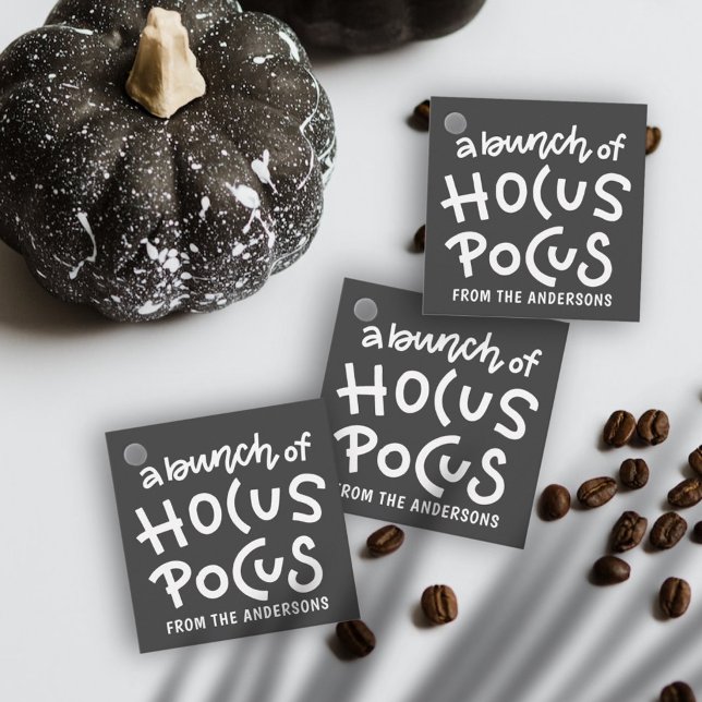 Moderne Niedliche Typografie Hocus Pocus Halloween Geschenkanhänger (Von Creator hochgeladen)