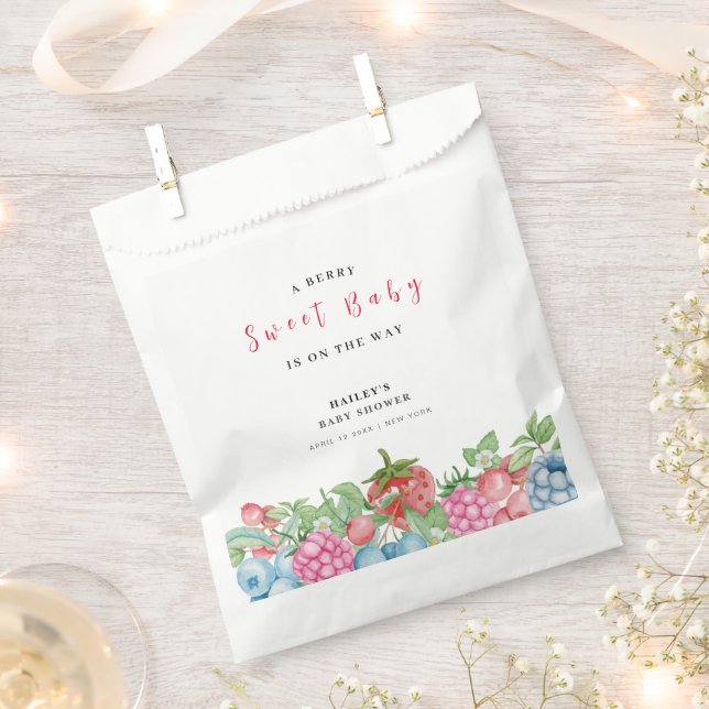 Moderne Niedliche Wild Berry Sweet Baby Dusche Geschenktütchen (Ausgeschnitten)