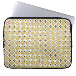Moderne Oliven- und Magenta-Geometric-Tribal-Muste Laptopschutzhülle