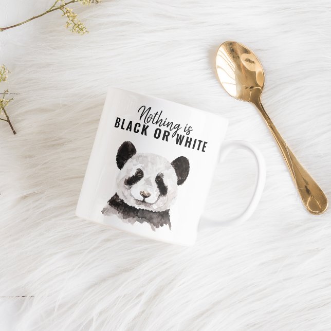 Moderne Panda schwarz und weiß mit Zitat Zweifarbige Tasse (Von Creator hochgeladen)