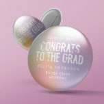 Moderne pastellfarbene Regenbogen-Rosa-Foto-Abschl Button<br><div class="desc">Die moderne Dekoration der Graduierungsparty im grungy Foto begünstigt den Schlüsselanhänger. Mit Platz für Foto und Informationen auf der Kartenrückseite. Moderne mädchenhafte Rosa,  Pur[pur,  aquamarin,  blau,  grün,  orange,  gelb pastellfarbene Regenbogen und Weiß können auf Ihren Stil angepasst werden.</div>