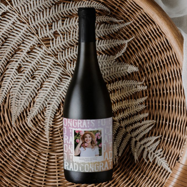 Moderne pastellfarbene Regenbogen-Rosa-Foto-Abschl Weinetikett (Von Creator hochgeladen)