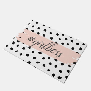 Moderne pastellrosa Girl Boss & Black Dots Fußmatte