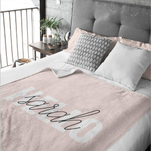 Moderne Pastellrosa Hallo und dein Name Sherpadecke