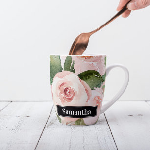 Moderne Pastellrosa Wasserfarben Blumen & Name Milchtasse