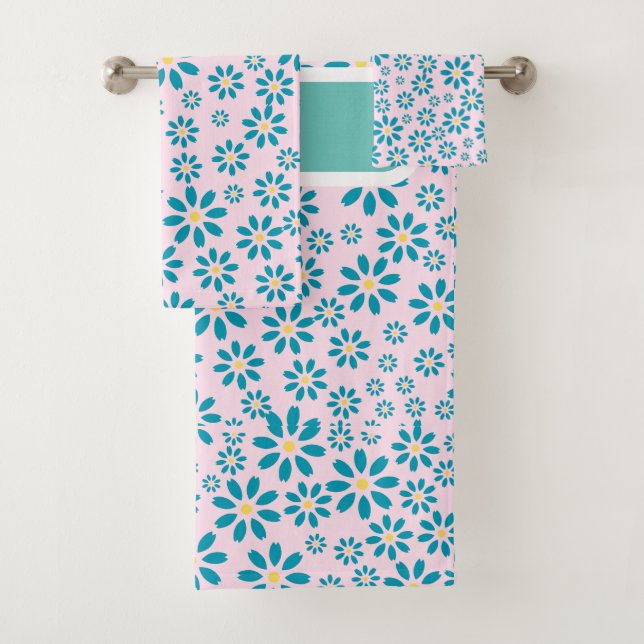 Moderne Personalisierte Daisy Blume Erstmaliges Ha Badhandtuch Set (Insitu)
