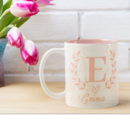 Moderne Personalisierte Rosa Marmorform Name & Lie Zweifarbige Tasse