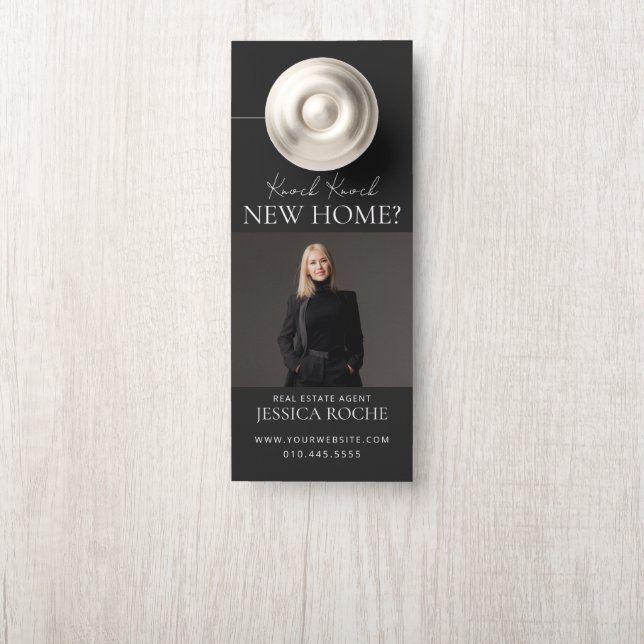 Moderne reale Anwesen Door Hanger | Hello Neighbou Türanhänger (Auf Knauf)