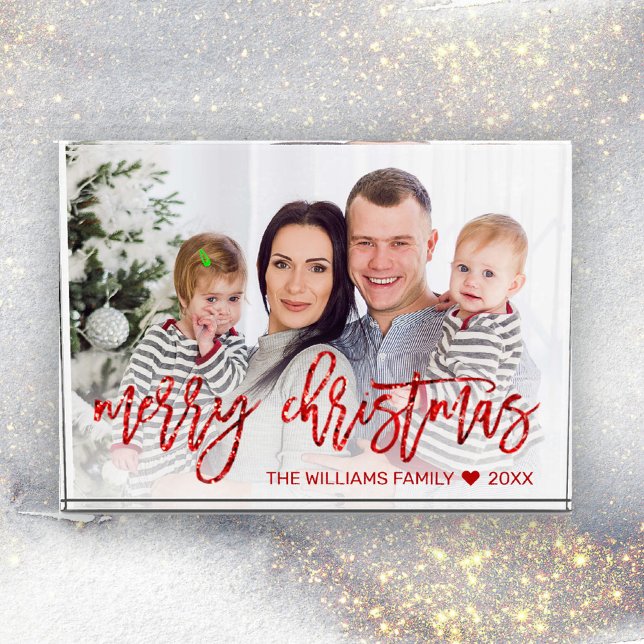 Moderne Red Merry Weihnachts Glitzer Script-Famili Fotoblock (Merry Christmas Faux Red Glitter Script Custom Family Photo Block)