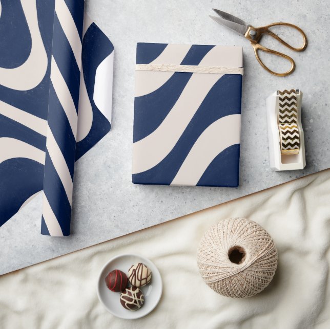 Moderne Retro Summer Blue Waves Streifen Geschenkpapier (Kunsthandwerk)