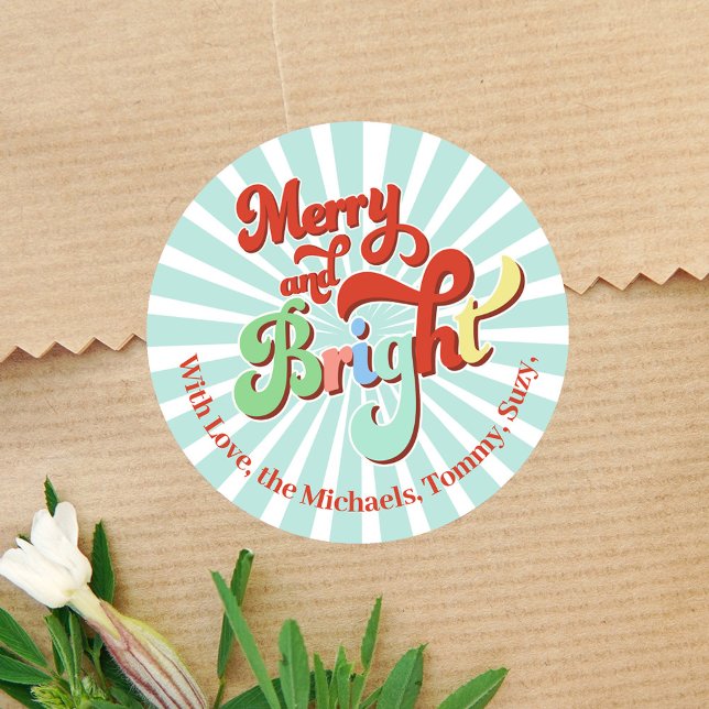 Moderne Retro-Typografie Runder Aufkleber (Merry and Bright custom personalized gift stickers. )