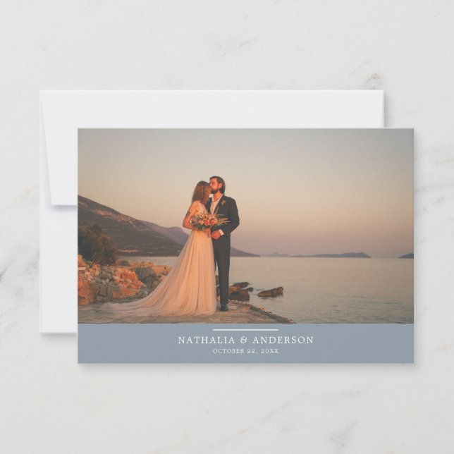Moderne romantische Hochzeit des Dusty Blue Foto Dankeskarte (Vorderseite)